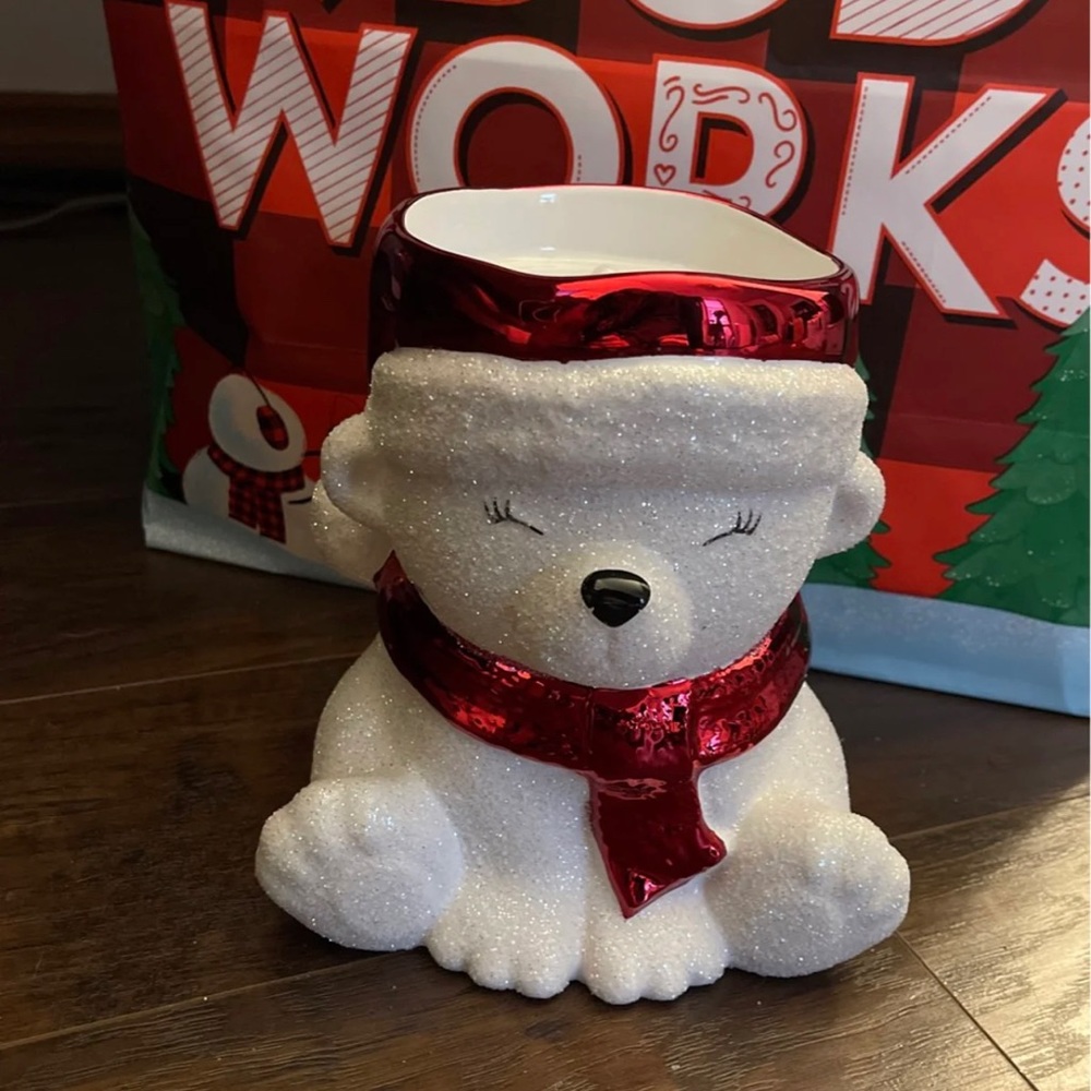 Brand new Bath & Body Works Christmas Polar Bear 3 Wick Candle Holder